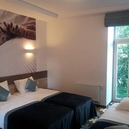 Hotel Algiro 3*