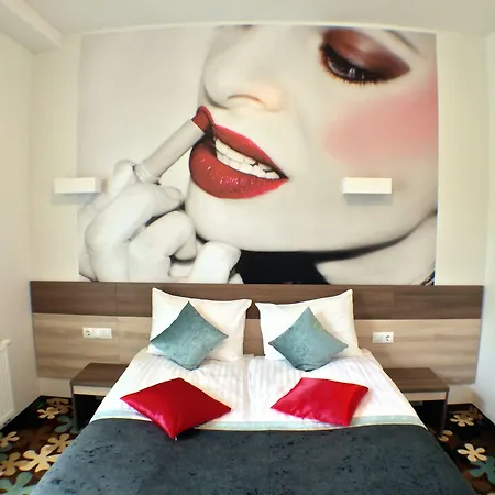 Hotel Algiro 3*
