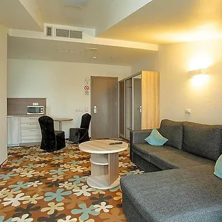 Hotel Algiro 3*